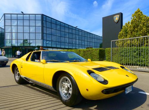 AGGIORNAMENTO PERMANENTEIN PRESENZA 
Factory tour e visita al Museo Automobili Lamborghini
